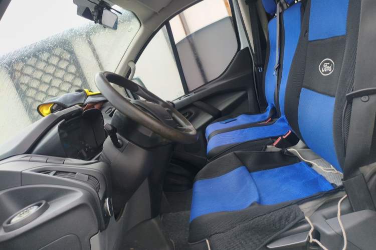 Used Ford Transit 2019 2.0T Diesel Multi-Purpose Commercial Vehicle Short Wheelbase Low Roof 6-Seater China VI Standard Left Front Seat