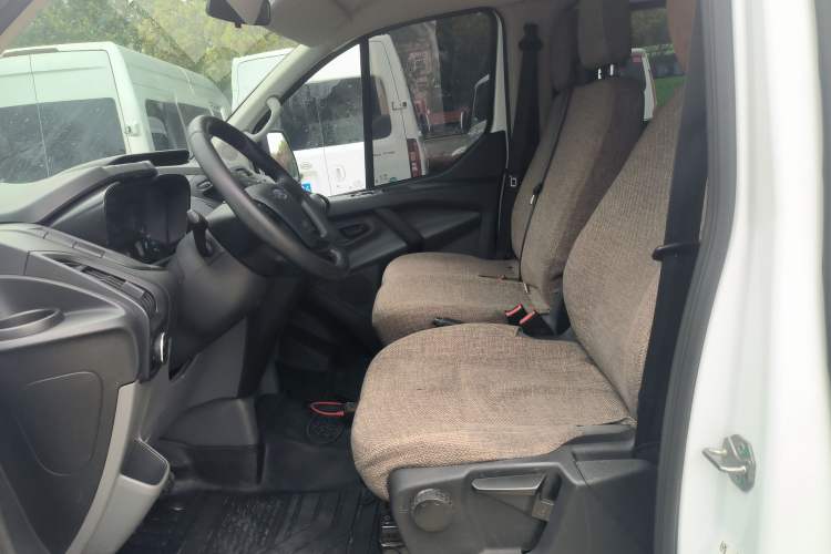 Used Ford Transit 2019 2.0T Diesel Multi-Purpose Commercial Vehicle Short Wheelbase Low Roof 6-Seater China VI Standard Left Front Seat