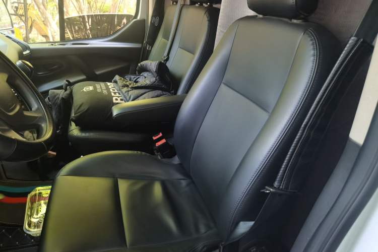 Used Ford Transit 2019 2.0T Diesel Multi-Purpose Commercial Vehicle Mid-Drive Mid-Roof 6-Seater China VI Standard Left Front Seat