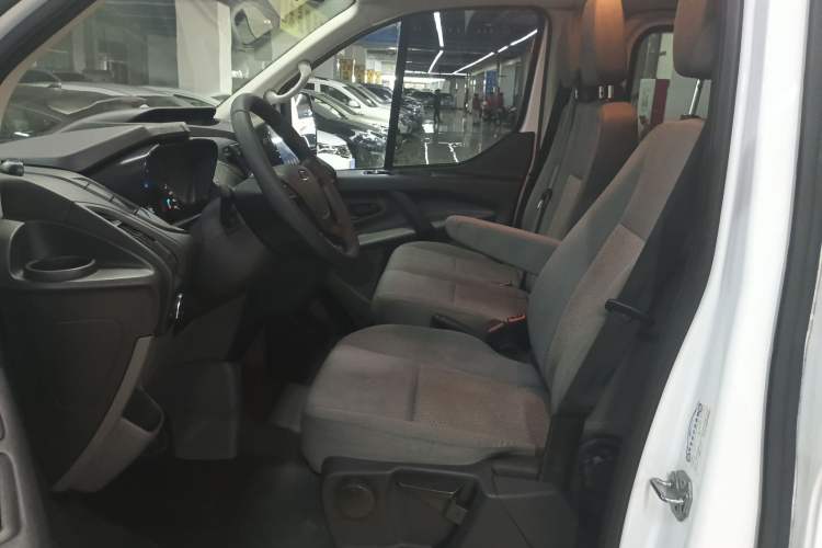 Used Ford Transit 2019 2.0T Gasoline Automatic Multi-Function Commercial Vehicle Short Wheelbase Low Roof 6-Seater China VI Standard Left Front Seat