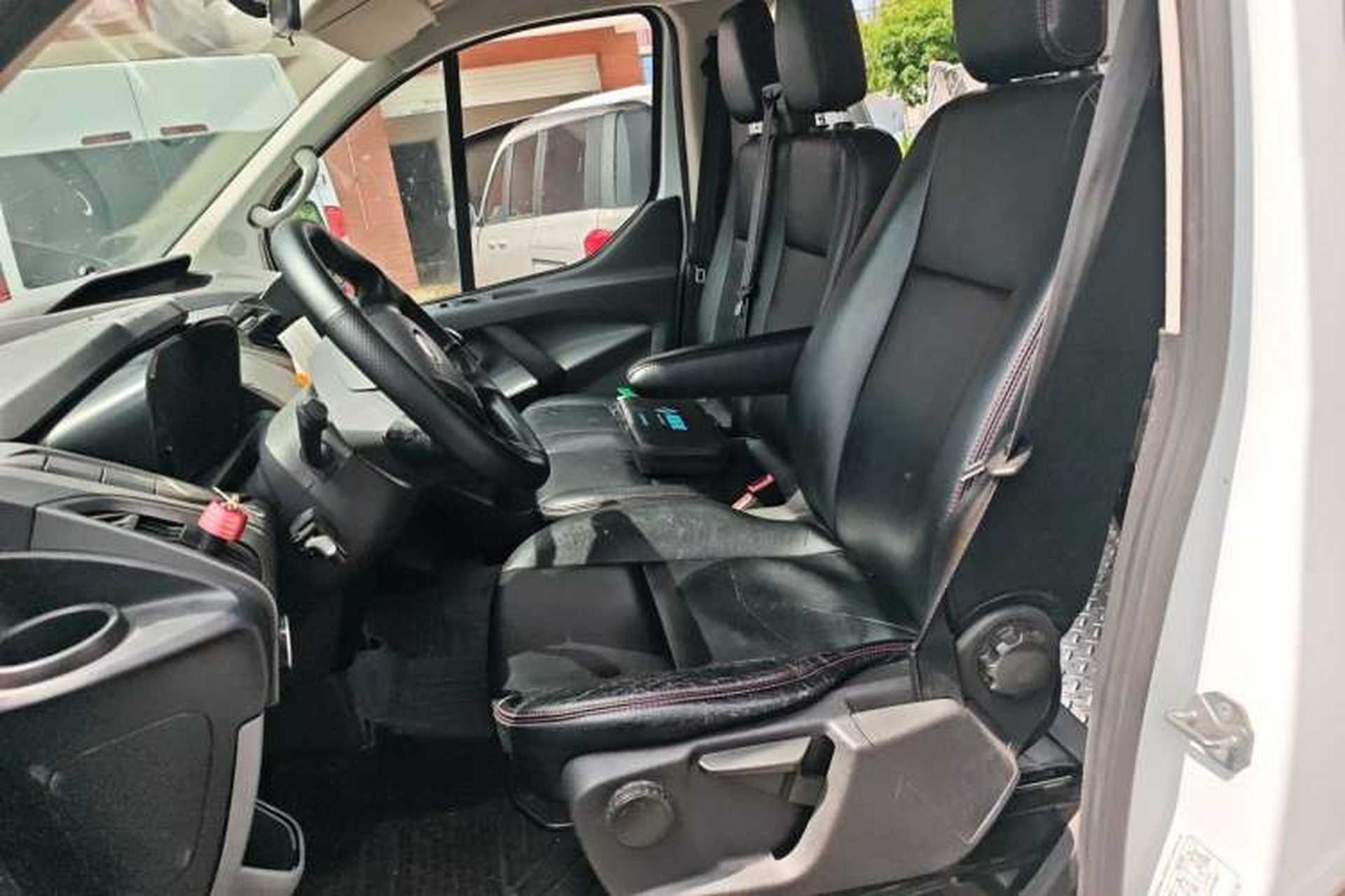 Used Ford Transit 2019 2.0T Diesel Multi-Purpose Commercial Vehicle Mid-Drive Mid-Roof 6-Seater China VI Standard Left Front Seat