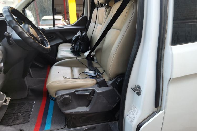 Used Ford Transit 2019 2.0T Diesel Multi-Purpose Commercial Vehicle Mid-Drive Mid-Roof 6-Seater China VI Standard Left Front Seat