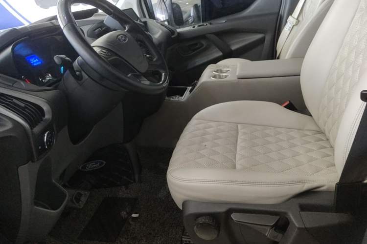 Used Ford Transit 2019 2.0T Gasoline Automatic Multi-Function Commercial Vehicle Short Wheelbase Low Roof 6-Seater China VI Standard Left Front Seat