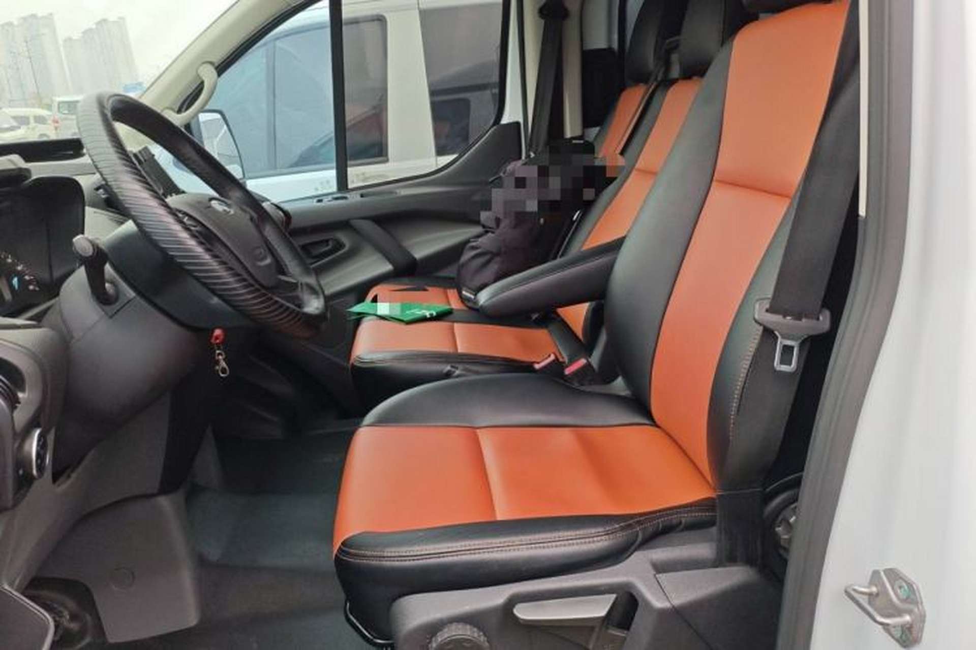Used Ford Transit 2019 2.0T Diesel Multi-Purpose Commercial Vehicle Mid-Drive Mid-Roof 6-Seater China VI Standard Left Front Seat