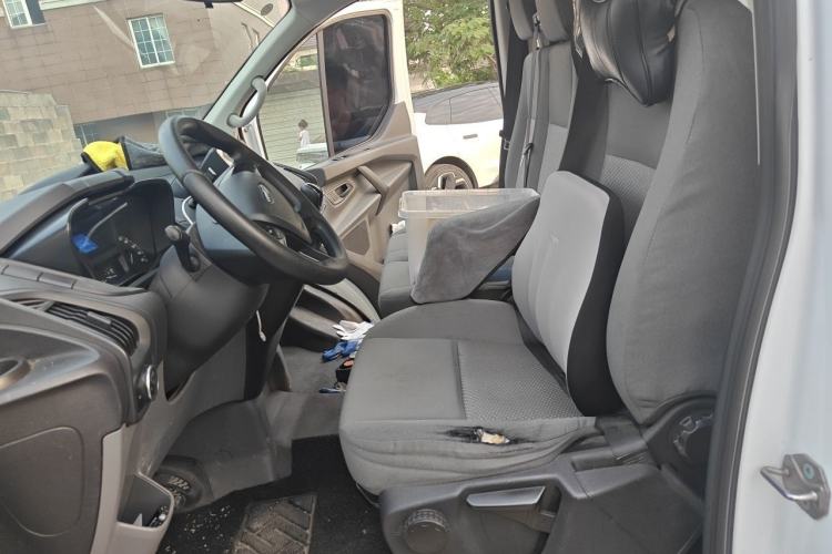 Used Ford Transit 2019 2.0T Diesel Multi-Purpose Commercial Vehicle Short Wheelbase Low Roof 6-Seater China VI Standard Left Front Seat