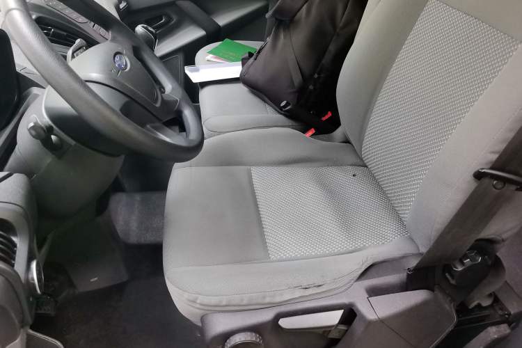 Used Ford Transit 2019 2.0T Diesel Multi-Purpose Commercial Vehicle Short Wheelbase Low Roof 6-Seater China VI Standard Left Front Seat