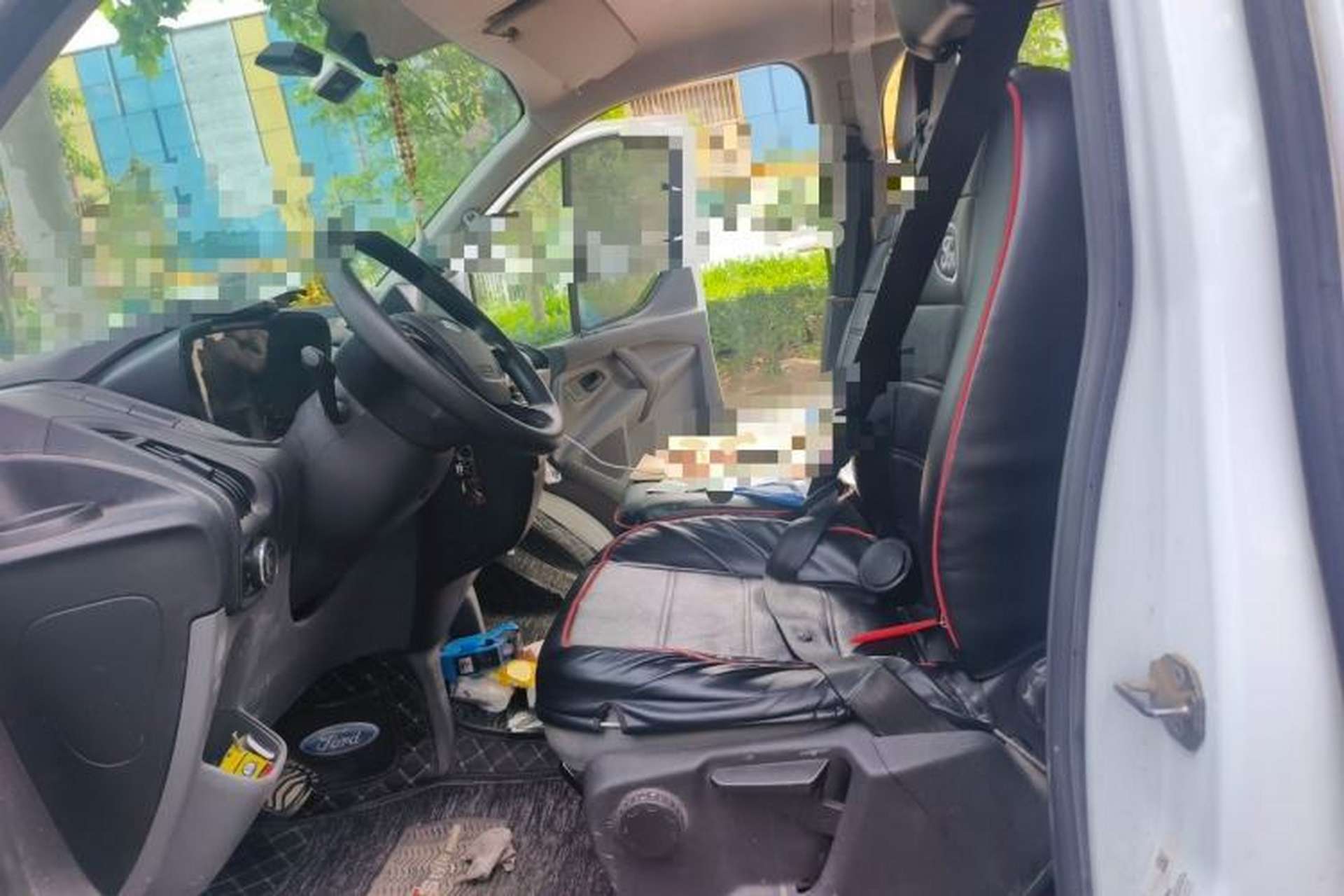 Used Ford Transit 2019 2.0T Gasoline Automatic Multi-Function Commercial Vehicle Short Wheelbase Low Roof 6-Seater China VI Standard Left Front Seat