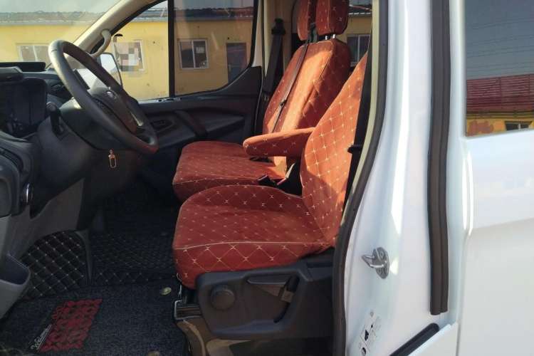Used Ford Transit 2019 2.0T Gasoline Automatic Multi-Function Commercial Vehicle Short Wheelbase Low Roof 6-Seater China VI Standard Left Front Seat