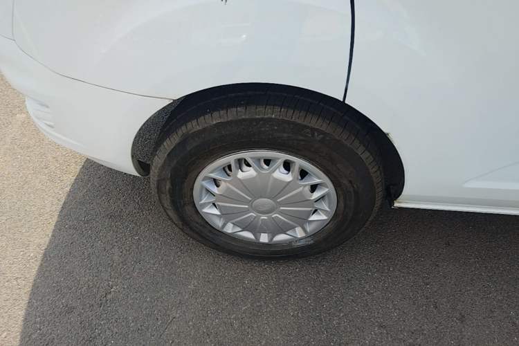 Used Ford Transit  Left Front Wheel Hub