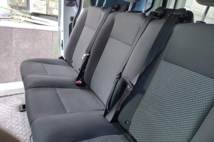 Used Ford Transit 2019 2.0T Diesel Multi-Purpose Commercial Vehicle Short Wheelbase Low Roof 6-Seater China VI Standard Left Rear Seat