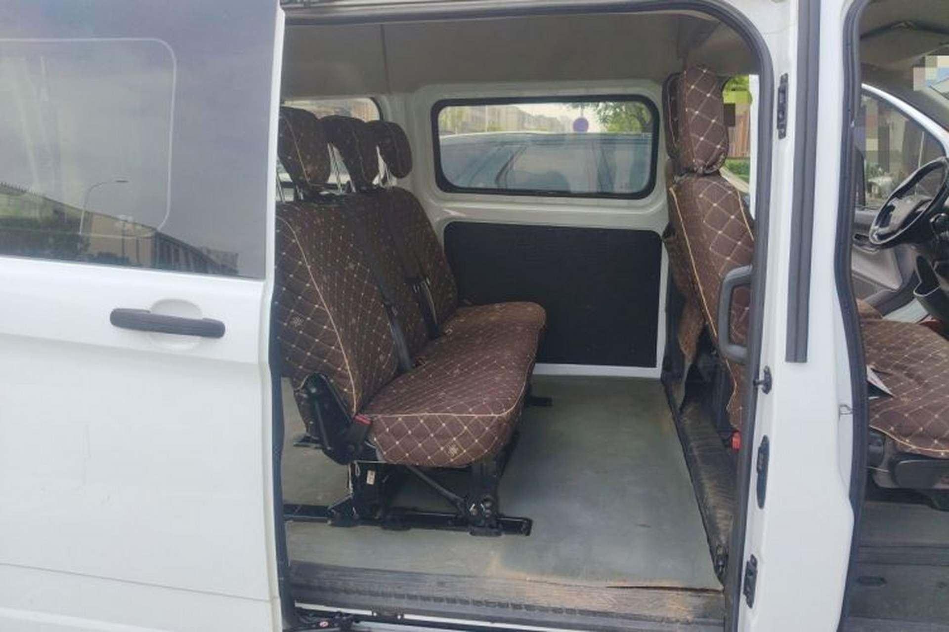 Used Ford Transit 2019 2.0T Diesel Multi-Purpose Commercial Vehicle Mid-Drive Mid-Roof 6-Seater China VI Standard Left Rear Seat