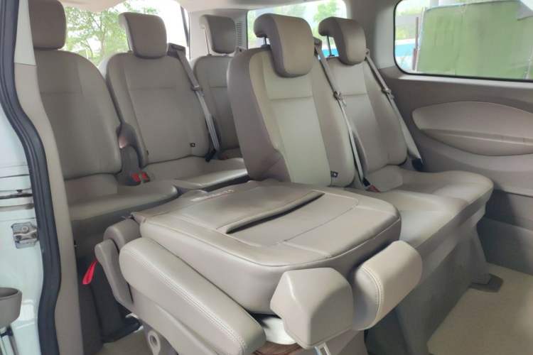 Used Ford Transit 2019 2.0T Diesel Commercial & Travel Short Wheelbase Low-Roof 9-Seater China VI Left Rear Seat