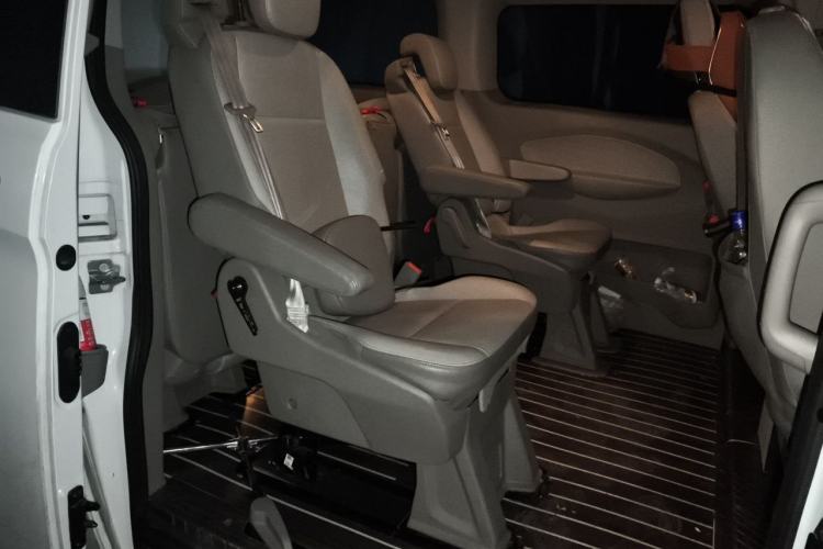 Used Ford Transit 2019 2.0T Diesel Commercial & Travel Short Wheelbase Low-Roof 7-Seater China VI Standard Left Rear Seat