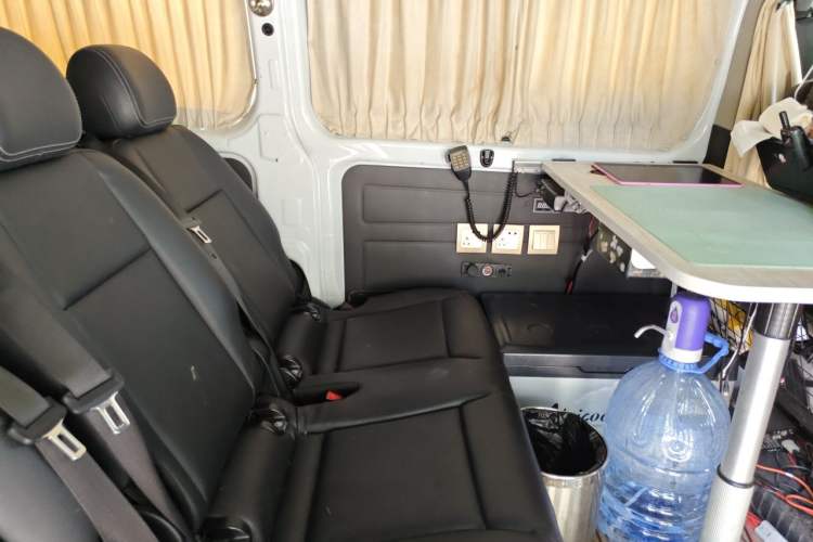 Used Ford Transit 2019 2.0T Diesel Multi-Purpose Commercial Vehicle Mid-Drive Mid-Roof 6-Seater China VI Standard Left Rear Seat
