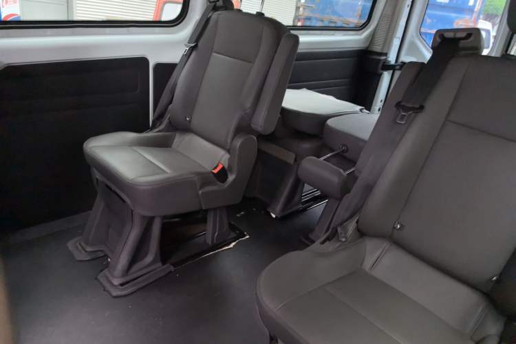 Used Ford Transit 2019 2.0T Diesel Business & Travel Mid-Drive Mid-Roof 7-Seater China VI Standard Left Rear Seat