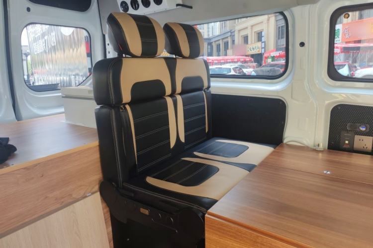 Used Ford Transit 2019 2.0T Diesel Multi-Purpose Commercial Vehicle Mid-Drive Mid-Roof 6-Seater China VI Standard Left Rear Seat