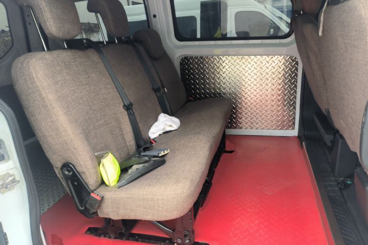 Used Ford Transit 2019 2.0T Diesel Multi-Purpose Commercial Vehicle Short Wheelbase Low Roof 6-Seater China VI Standard Left Rear Seat