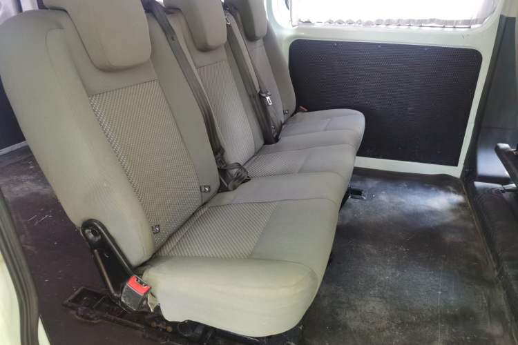 Used Ford Transit 2019 2.0T Diesel Multi-Purpose Commercial Vehicle Mid-Drive Mid-Roof 6-Seater China VI Standard Left Rear Seat