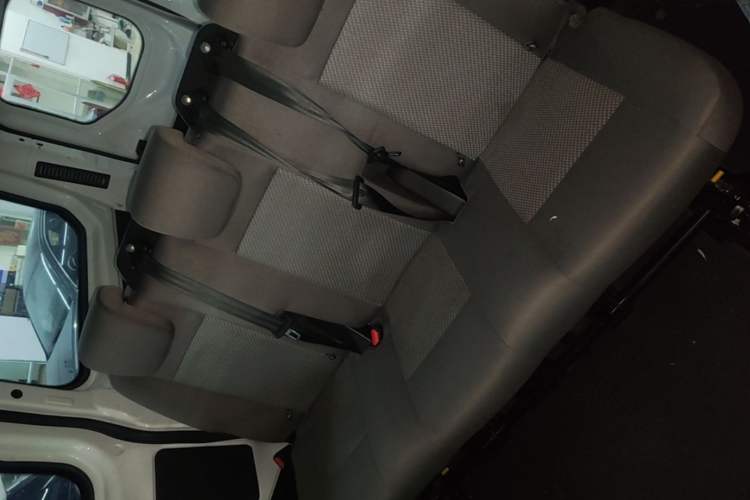 Used Ford Transit 2019 2.0T Gasoline Automatic Multi-Function Commercial Vehicle Short Wheelbase Low Roof 6-Seater China VI Standard Left Rear Seat