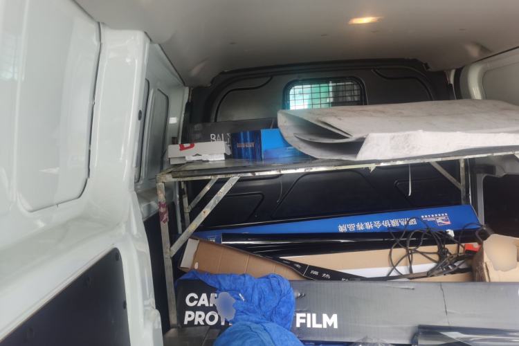 Used Ford Transit 2019 2.0T Diesel Van Short Wheelbase Low Roof 3-Seater China VI Standard Left Rear Seat