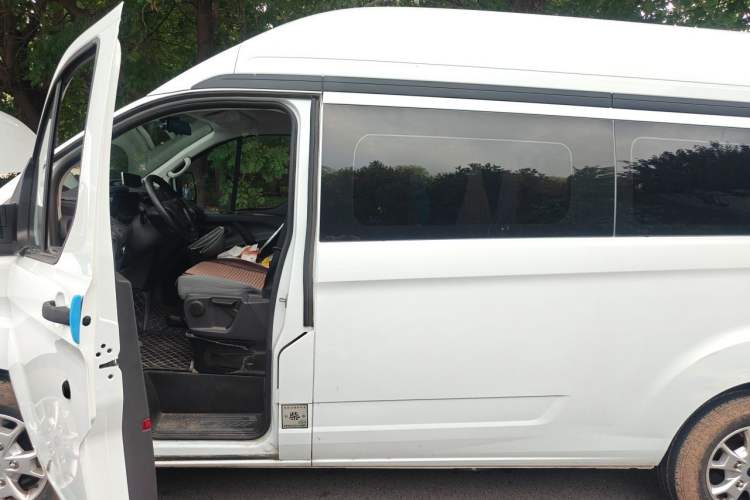 Used Ford Transit 2019 2.0T Diesel Multi-Purpose Commercial Vehicle Mid-Drive Mid-Roof 6-Seater China VI Standard Left Rear Seat