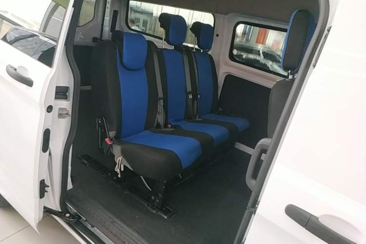 Used Ford Transit 2019 2.0T Diesel Multi-Purpose Commercial Vehicle Mid-Drive Mid-Roof 6-Seater China VI Standard Left Rear Seat