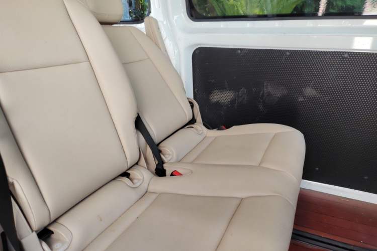 Used Ford Transit 2019 2.0T Gasoline Automatic Multi-Function Commercial Vehicle Short Wheelbase Low Roof 6-Seater China VI Standard Left Rear Seat
