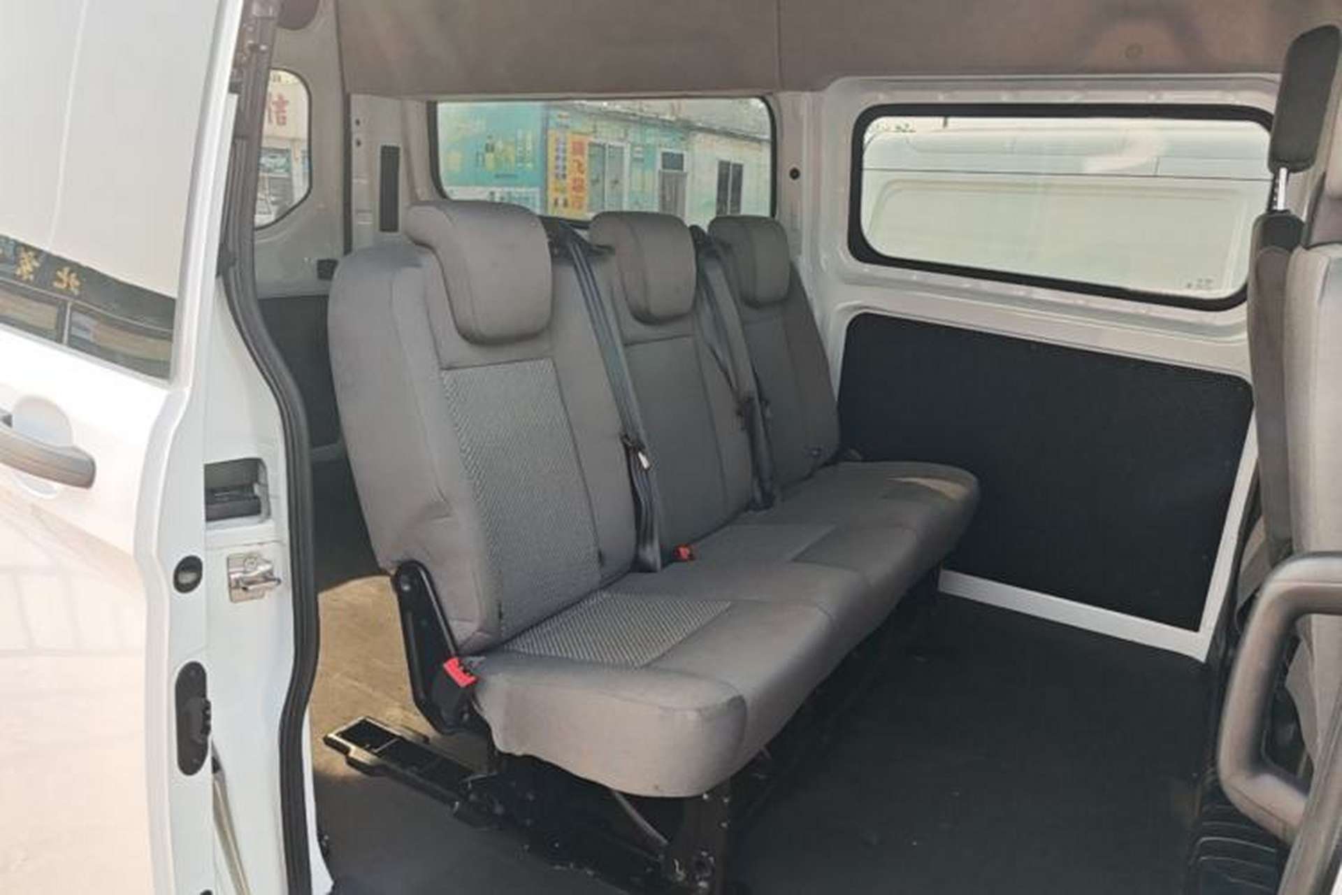 Used Ford Transit 2019 2.0T Diesel Multi-Purpose Commercial Vehicle Mid-Drive Mid-Roof 6-Seater China VI Standard Left Rear Seat
