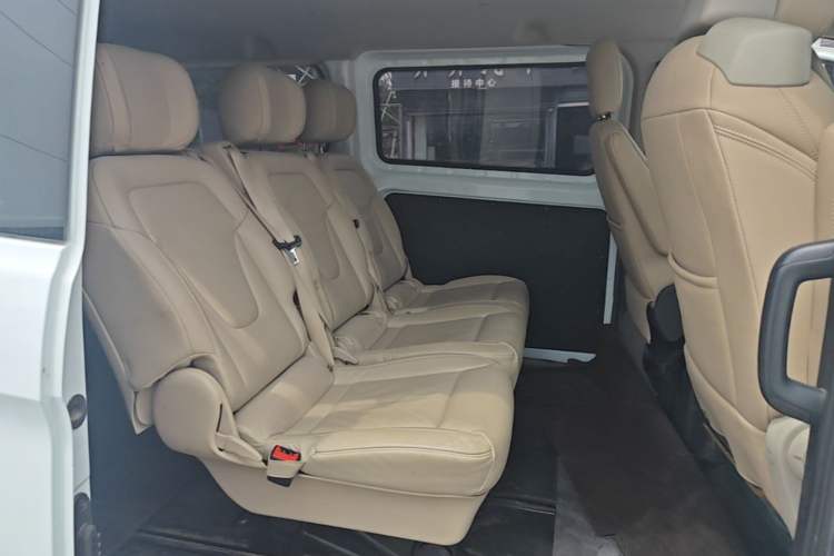 Used Ford Transit 2019 2.0T Diesel Multi-Purpose Commercial Vehicle Short Wheelbase Low Roof 6-Seater China VI Standard Left Rear Seat