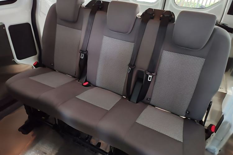 Used Ford Transit 2019 2.0T Diesel Multi-Purpose Commercial Vehicle Short Wheelbase Mid-Roof Design 6-Seater China VI Standard Left Rear Seat