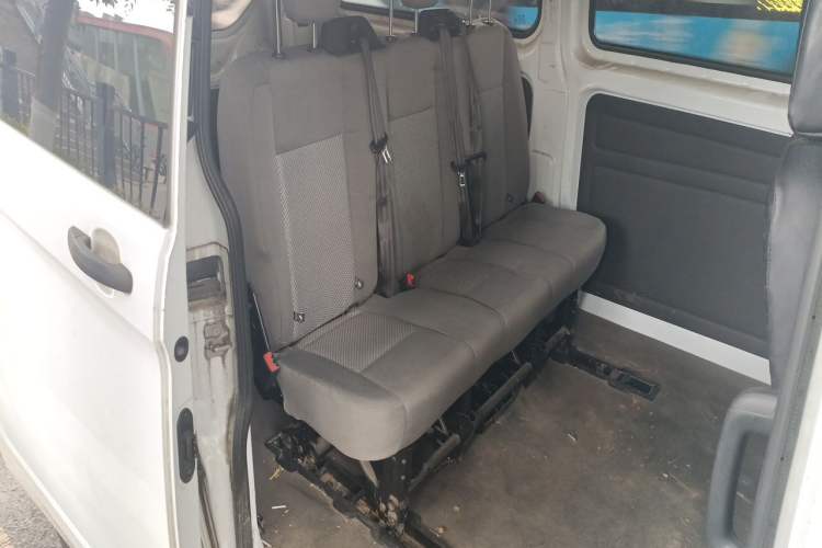Used Ford Transit 2019 2.0T Diesel Multi-Purpose Commercial Vehicle Mid-Drive Mid-Roof 6-Seater China VI Standard Left Rear Seat