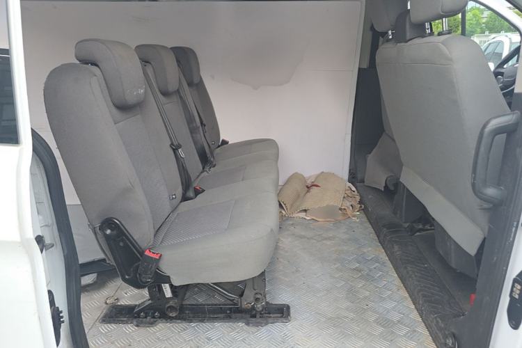 Used Ford Transit 2019 2.0T Diesel Multi-Purpose Commercial Vehicle Short Wheelbase Low Roof 6-Seater China VI Standard Left Rear Seat
