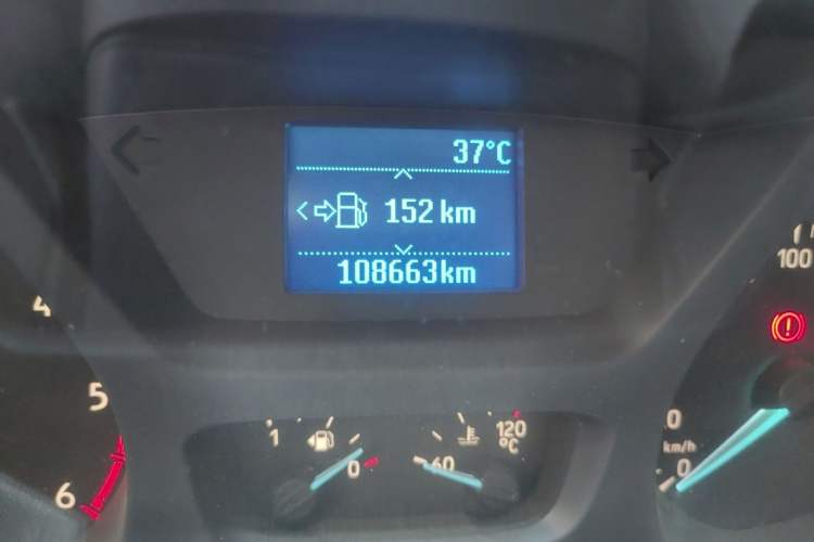 Used Ford Transit 2019 2.0T Diesel Multi-Purpose Commercial Vehicle Short Wheelbase Low Roof 6-Seater China VI Standard Odometer Close Up