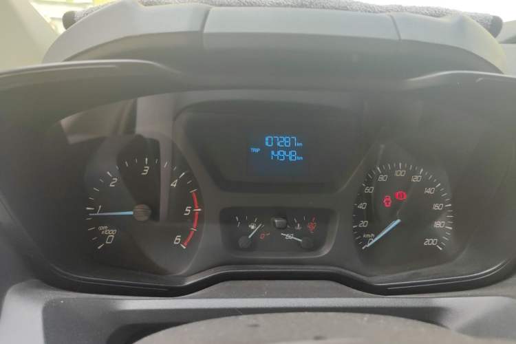 Used Ford Transit 2019 2.0T Diesel Multi-Purpose Commercial Vehicle Mid-Drive Mid-Roof 6-Seater China VI Standard Odometer Close Up
