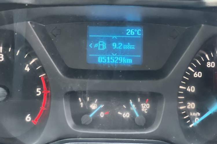 Used Ford Transit 2019 2.0T Diesel Van Mid-Chassis Mid-Roof 3-Seater China VI Standard Odometer Close Up
