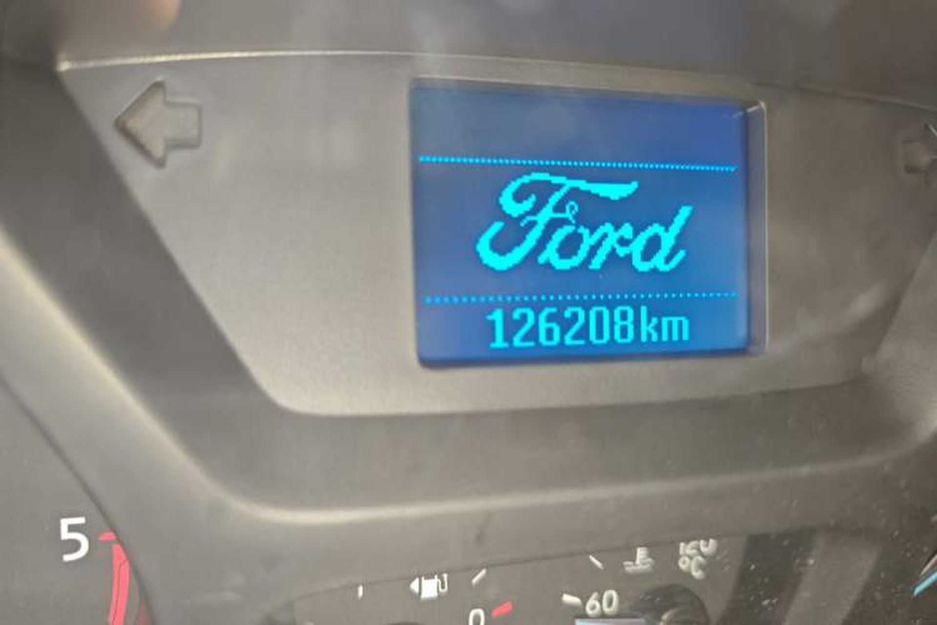 Used Ford Transit 2019 2.0T Diesel Multi-Purpose Commercial Vehicle Short Wheelbase Low Roof 6-Seater China VI Standard Odometer Close Up