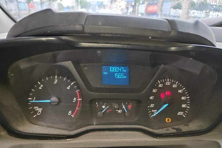 Used Ford Transit 2019 2.0T Diesel Multi-Purpose Commercial Vehicle Short Wheelbase Mid-Roof Design 6-Seater China VI Standard Odometer Close Up