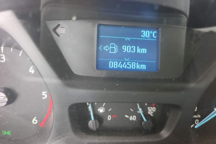 Used Ford Transit 2019 2.0T Diesel Multi-Purpose Commercial Vehicle Short Wheelbase Low Roof 6-Seater China VI Standard Odometer Close Up