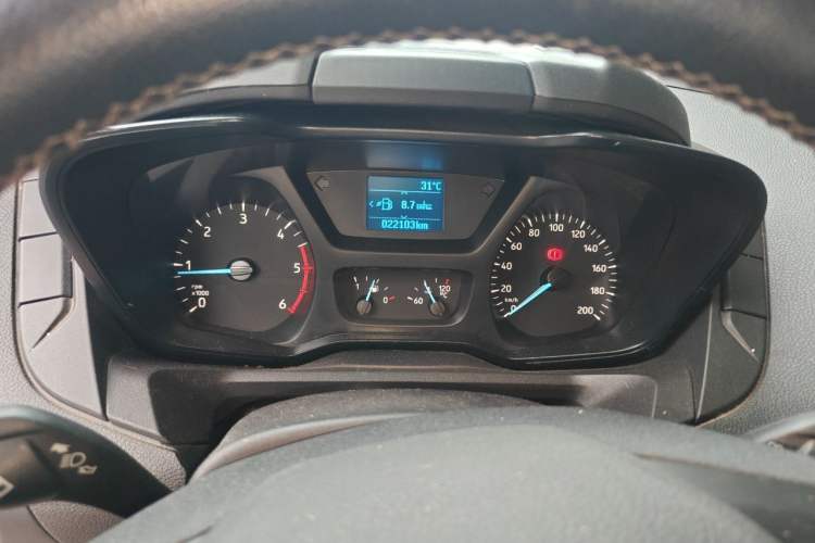 Used Ford Transit 2019 2.0T Diesel Multi-Purpose Commercial Vehicle Mid-Drive Mid-Roof 6-Seater China VI Standard Odometer Close Up