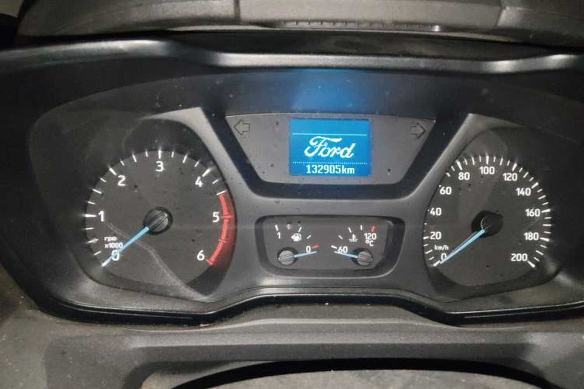 Used Ford Transit 2019 2.0T Diesel Multi-Purpose Commercial Vehicle Short Wheelbase Low Roof 6-Seater China VI Standard Odometer Close Up