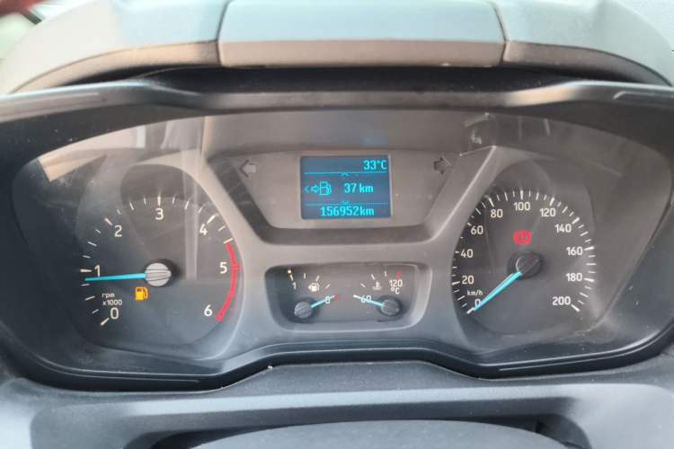 Used Ford Transit 2019 2.0T Diesel Multi-Purpose Commercial Vehicle Short Wheelbase Low Roof 6-Seater China VI Standard Odometer Close Up