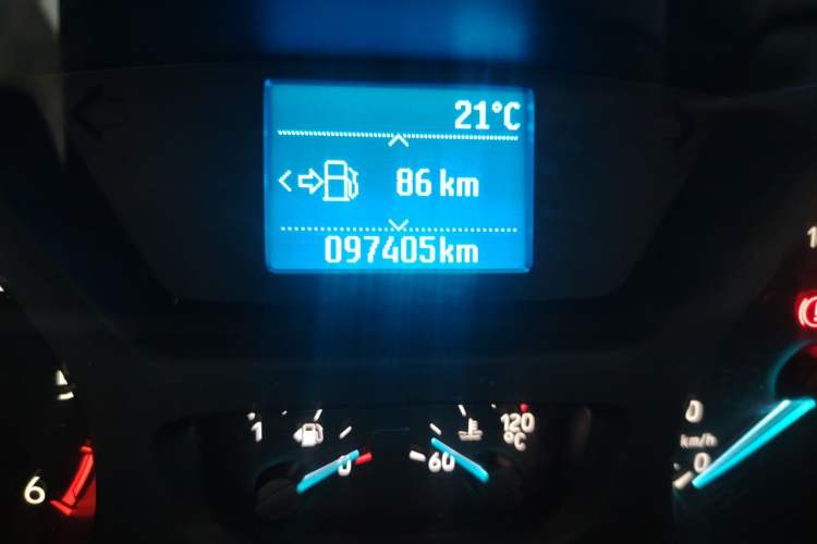 Used Ford Transit 2019 2.0T Diesel Multi-Purpose Commercial Vehicle Short Wheelbase Mid-Roof Design 6-Seater China VI Standard Odometer Close Up
