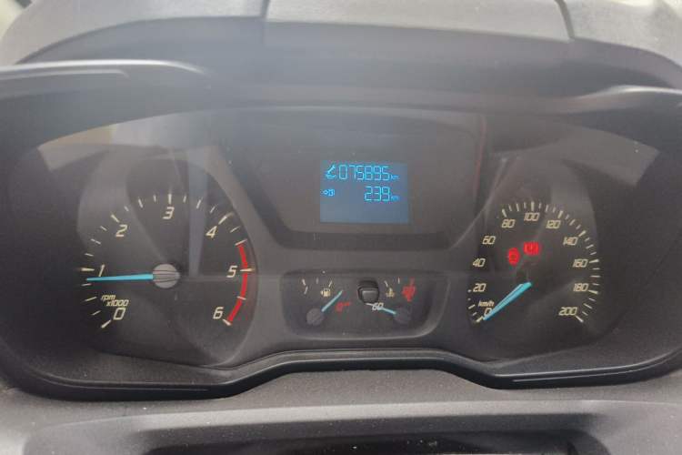 Used Ford Transit 2019 2.0T Diesel Multi-Purpose Commercial Vehicle Mid-Drive Mid-Roof 6-Seater China VI Standard Odometer Close Up