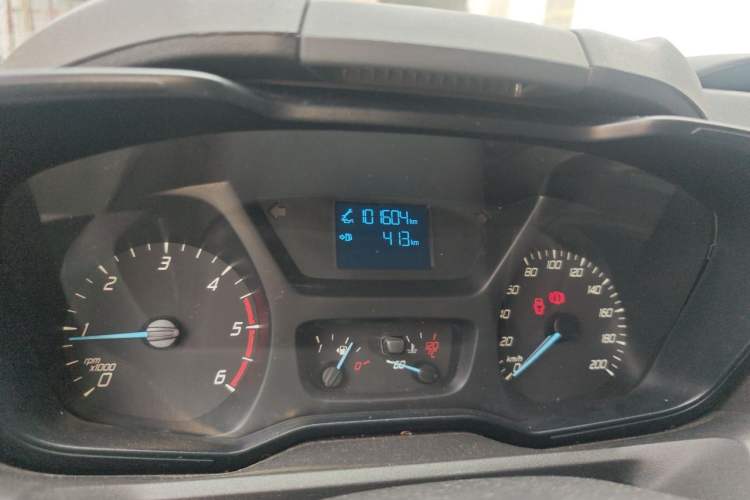 Used Ford Transit 2019 2.0T Diesel Multi-Purpose Commercial Vehicle Mid-Drive Mid-Roof 6-Seater China VI Standard Odometer Close Up