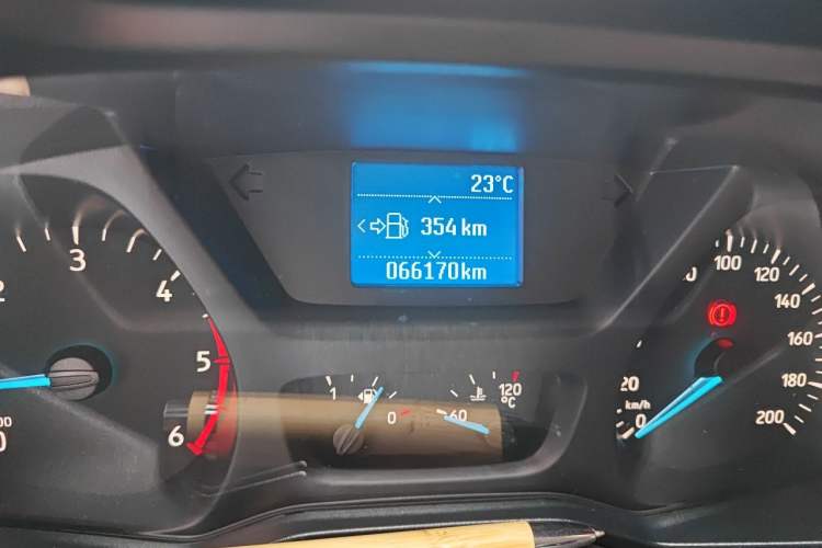 Used Ford Transit 2019 2.0T Diesel Multi-Purpose Commercial Vehicle Short Wheelbase Low Roof 6-Seater China VI Standard Odometer Close Up