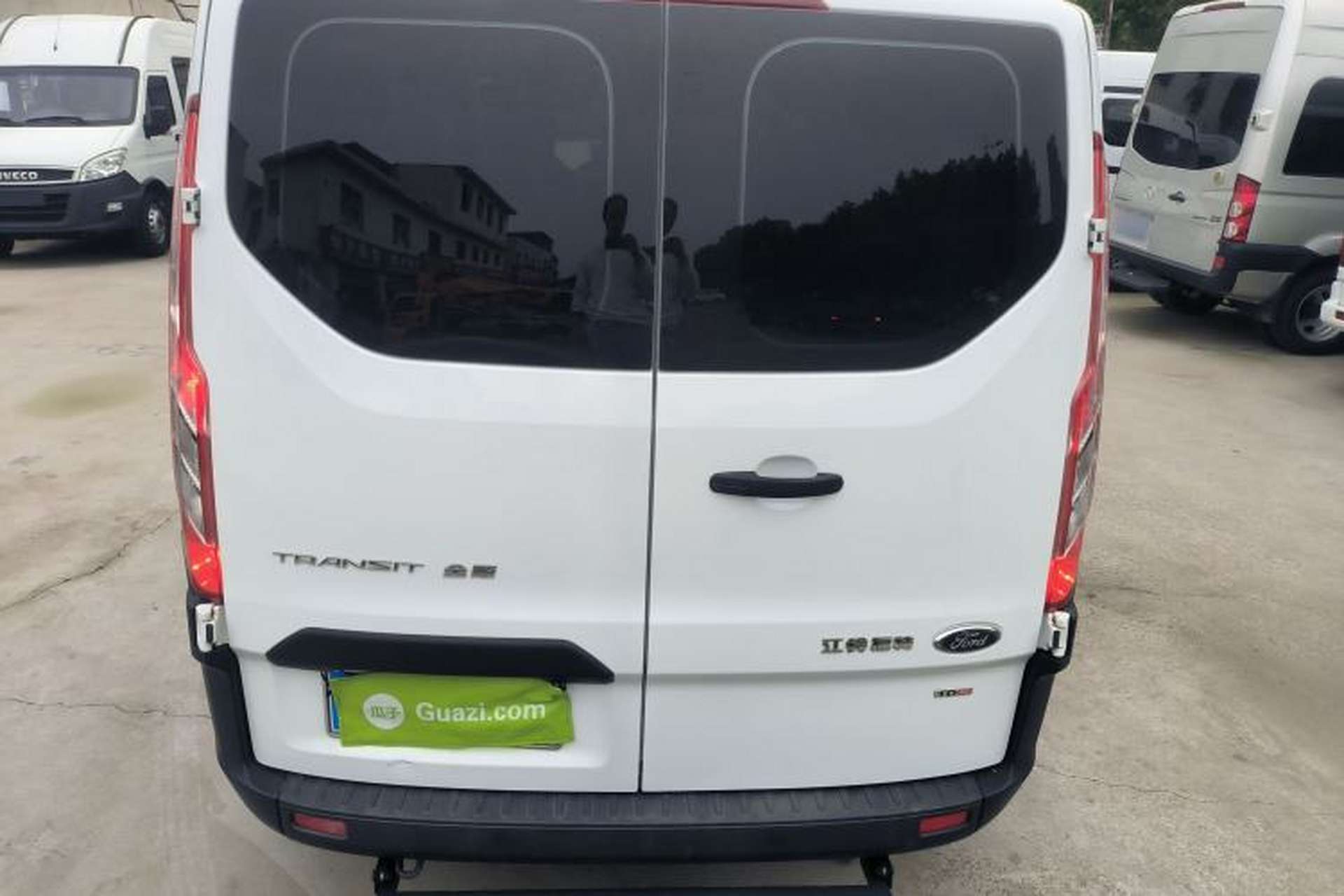 Used Ford Transit 2019 2.0T Diesel Multi-Purpose Commercial Vehicle Short Wheelbase Low Roof 6-Seater China VI Standard Rear