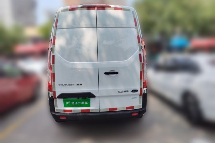 Used Ford Transit 2019 2.0T Gasoline Van Mid-axle Mid-roof 3-Seater China VI Standard Rear