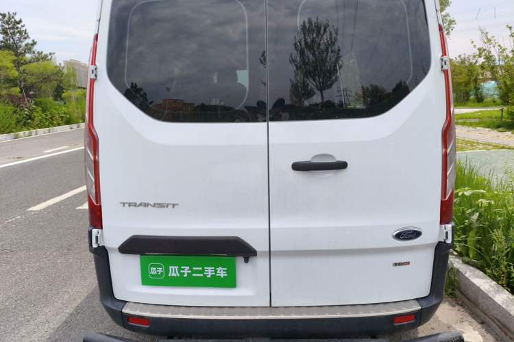 Used Ford Transit 2019 2.0T Diesel Multi-Purpose Commercial Vehicle Mid-Drive Mid-Roof 6-Seater China VI Standard Rear