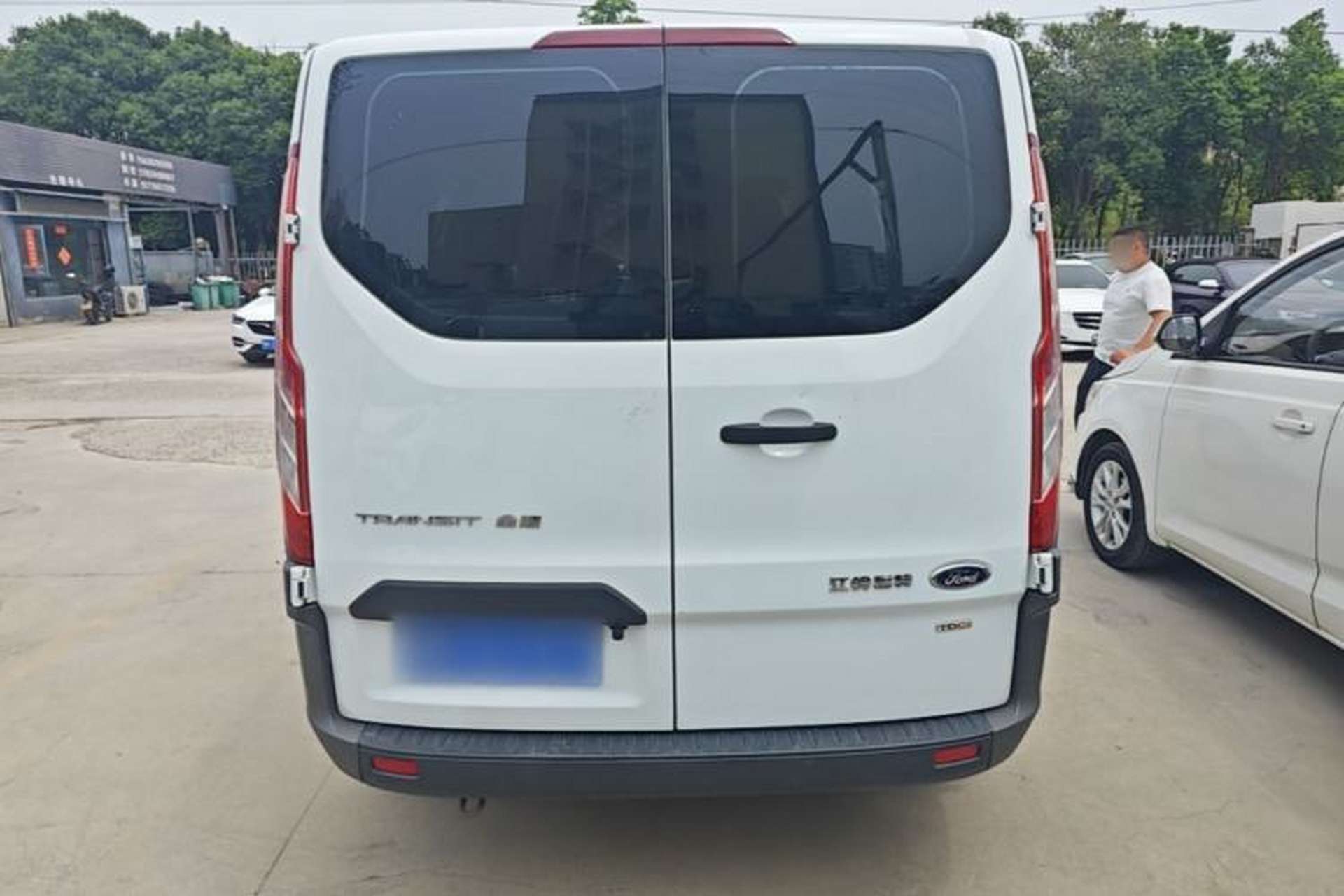 Used Ford Transit 2019 2.0T Diesel Multi-Purpose Commercial Vehicle Short Wheelbase Low Roof 6-Seater China VI Standard Rear