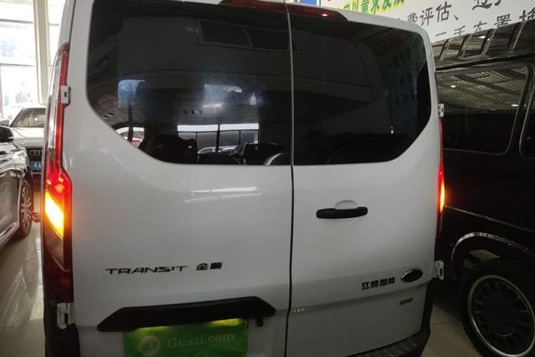Used Ford Transit 2019 2.0T Gasoline Automatic Multi-Function Commercial Vehicle Short Wheelbase Low Roof 6-Seater China VI Standard Rear